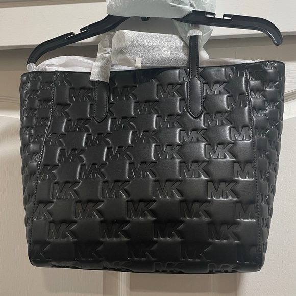 NWT MK Signature Sinclair Large East West Grab Tote - Picture 4 of 4